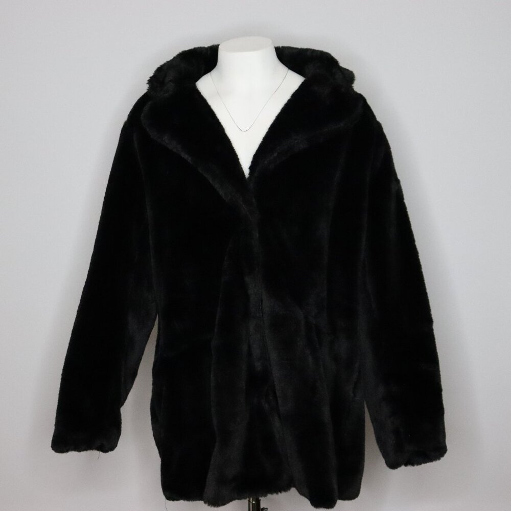 Women’s Black Faux Fur jacket – Size XL